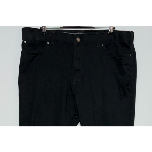 Lee Pants Mens 44X32 Black Exreme Motion MVP Stretch Performance Actual 43X32 - Picture 2 of 10